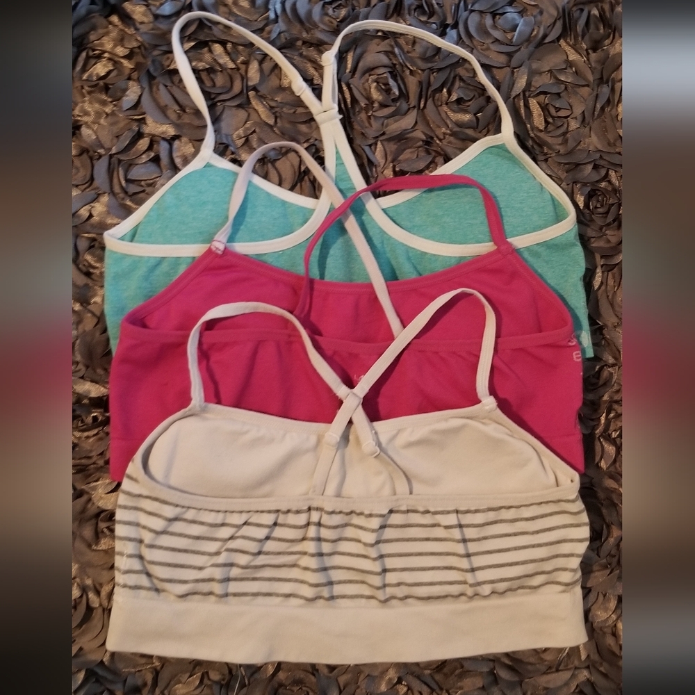 Reebok girls sport bras - Picture 6 of 7